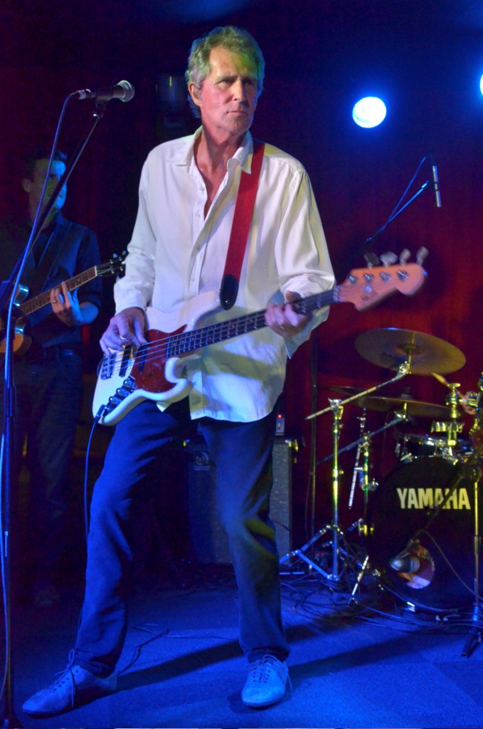 John Illsley überzeugte auf der Bühne nicht nur mit alten Dire Straits-Nummern, sondern auch mit seinem Solorepertoire. Foto: Promo/Noisenow
