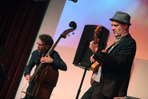 Im Bonner Haus der Geschichte: das Wolfgang Muthspiel Trio. FOTO: Jazzfest