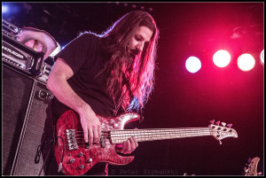 Bassist Bryan Beller. FOTO: Peter "Beppo" Szymanski