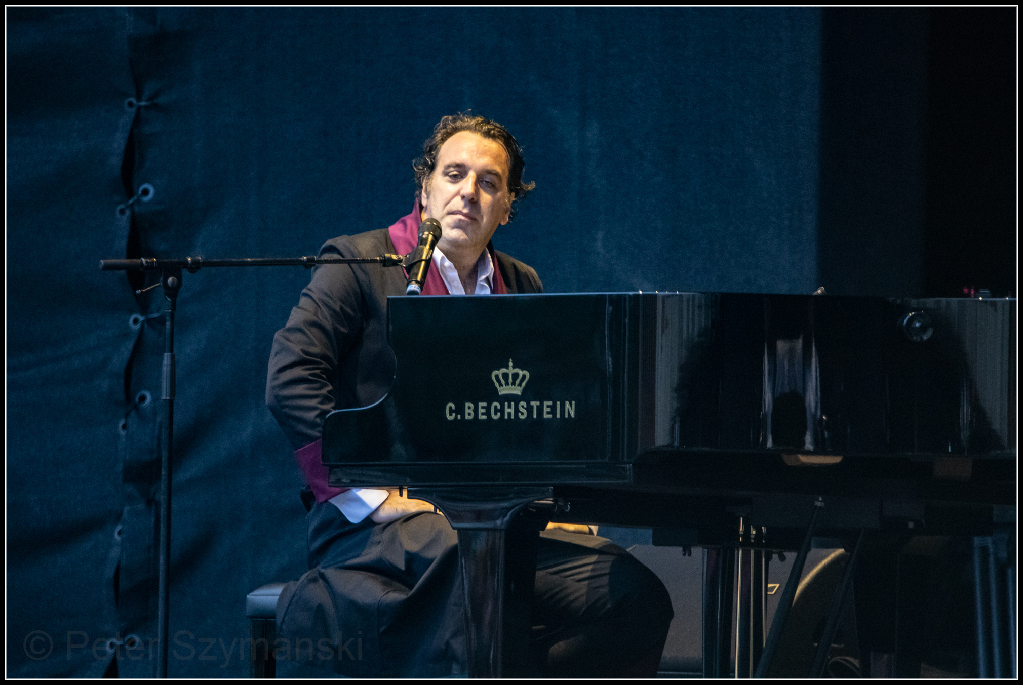 Chilly Gonzales Bittet Zum Tanz. Wunderbares Konzert Auf Dem ...