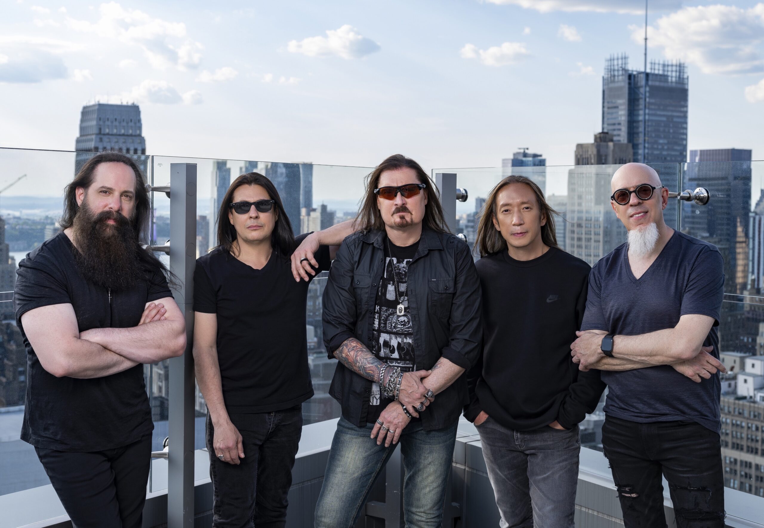 Dream Theater return with „A View From The Top Of The World