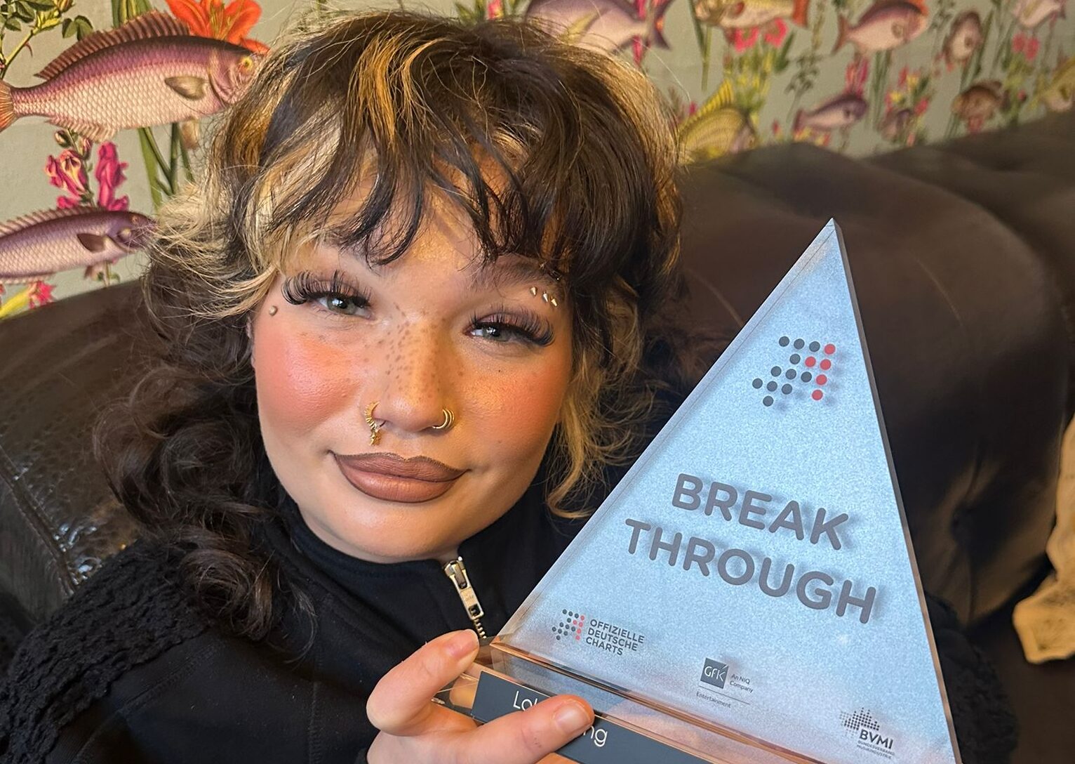 Neue Breakthrough ArtistCharts eingeführt Lola Young als erste