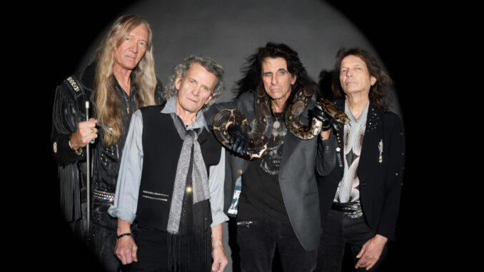 AliceCooperBand_The RevengeOAC_press pictures_copyright_earMUSIC_credit_Jenny_Risher_5_1000px